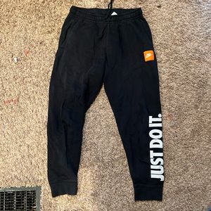 Nike Mens Joggers Size medium